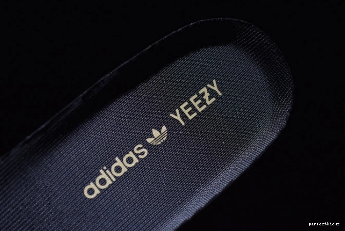 BY9611 Black Yeezy Green V2 350 Boost Core Adidas 0809